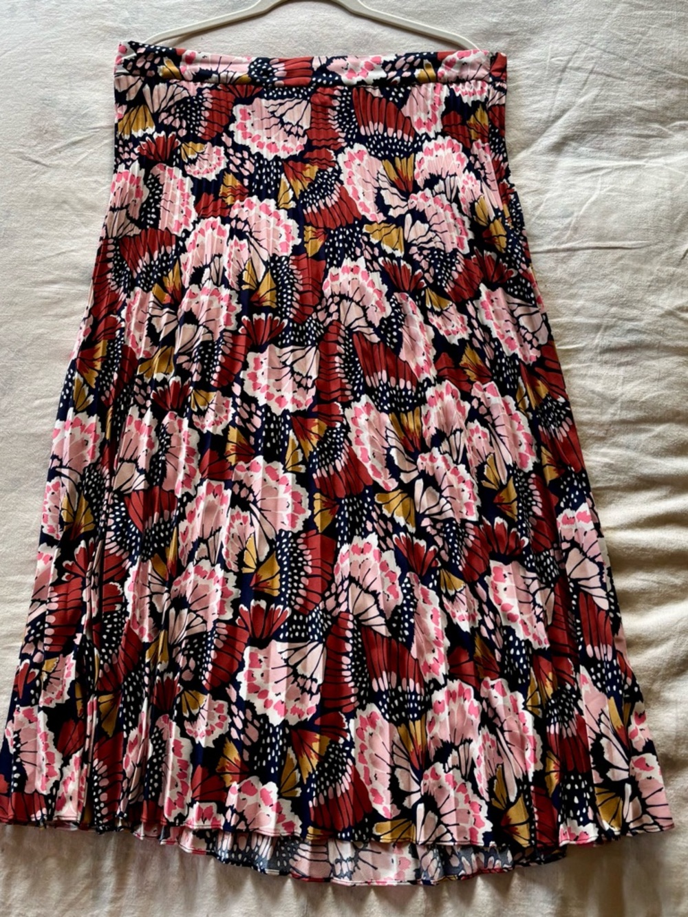 Boden Floral Pleated Midi Skirt in Pink, Red and Navy